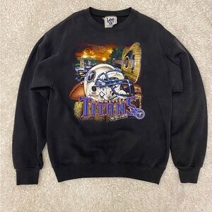 Lee Black Crewneck Sweater with Ribbed Cuffs